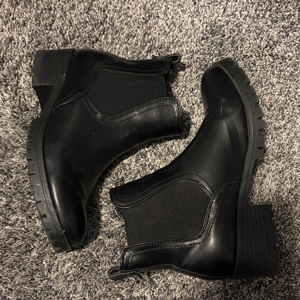 Black ankle high boots